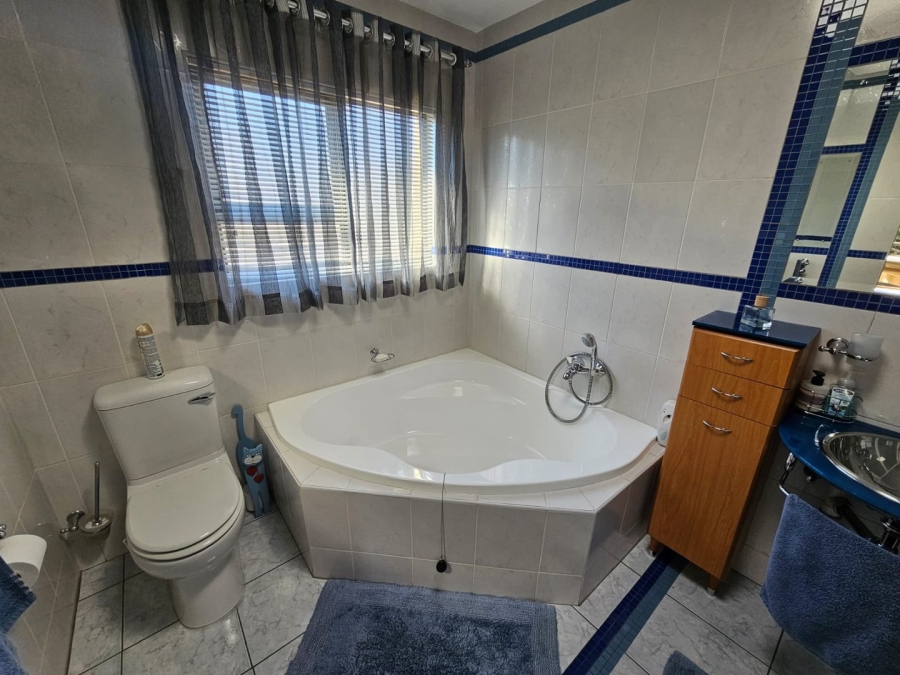 5 Bedroom Property for Sale in Vaalpark Free State